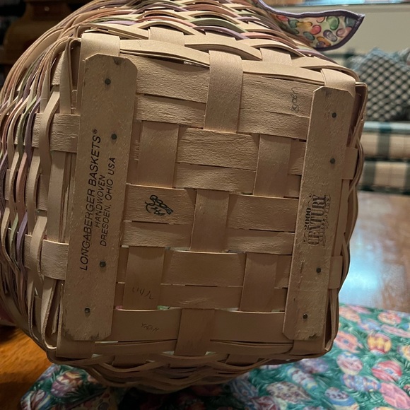 Longaberger 2000 Easter Basket - Picture 6 of 15